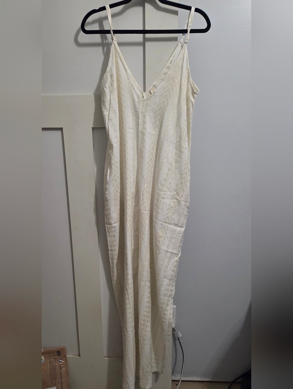 Elan cream textured slip with subtle metallic accents